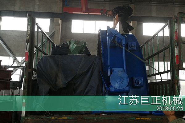 擋板門制作完工，安裝調(diào)試中