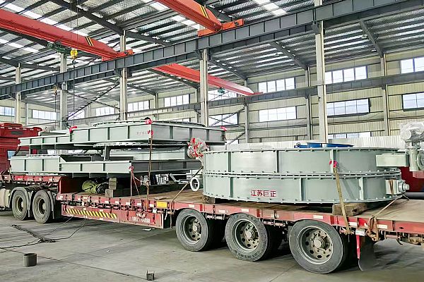 【巨正機(jī)械】一批圓形擋板門(mén)設(shè)備待發(fā)貨